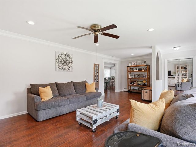 39582 Burton Drive, Novi, MI 48375