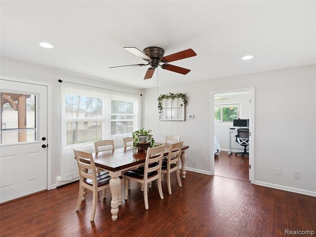 39582 Burton Drive, Novi, MI 48375