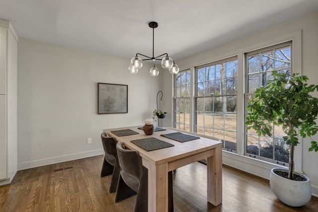 2221 Hobbs Rd, Nashville, TN 37215