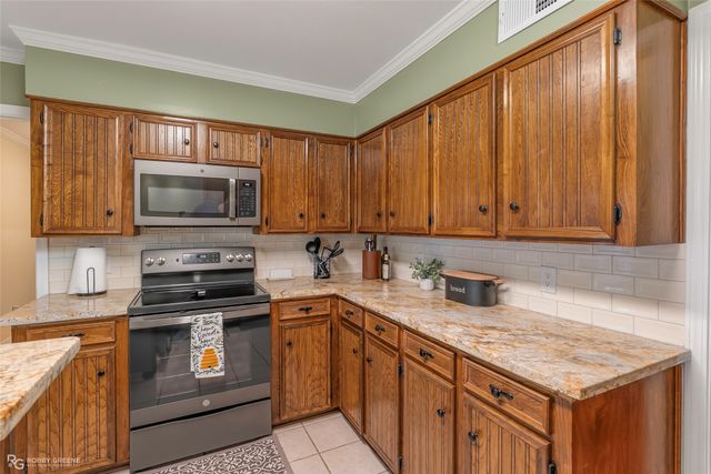 302 Greenacres Boulevard, Bossier City, LA 71111