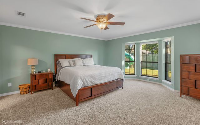 302 Greenacres Boulevard, Bossier City, LA 71111