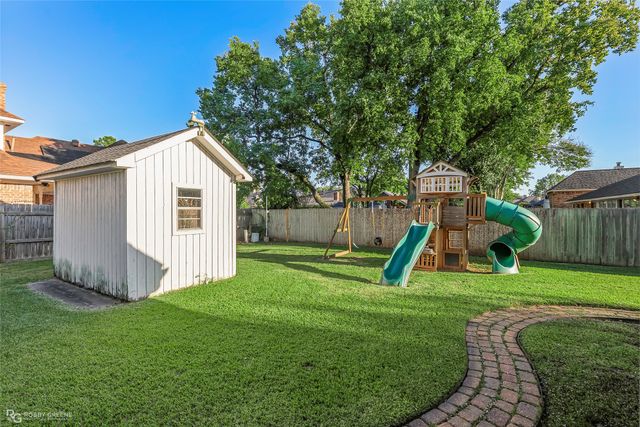 302 Greenacres Boulevard, Bossier City, LA 71111