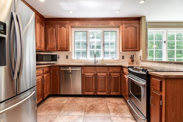 15 Juniper Lane, Dover, MA 02030