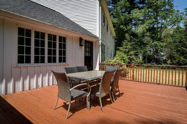 15 Juniper Lane, Dover, MA 02030