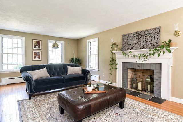 15 Juniper Lane, Dover, MA 02030