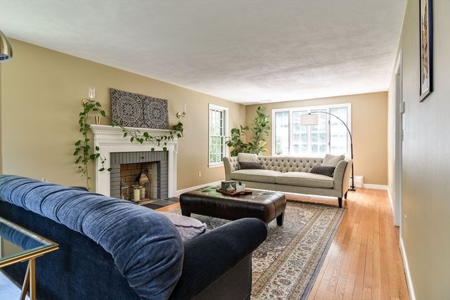 15 Juniper Lane, Dover, MA 02030