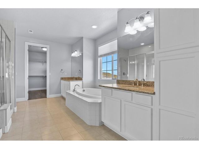 9781 Cantabria Pt, Lone Tree, CO 80124