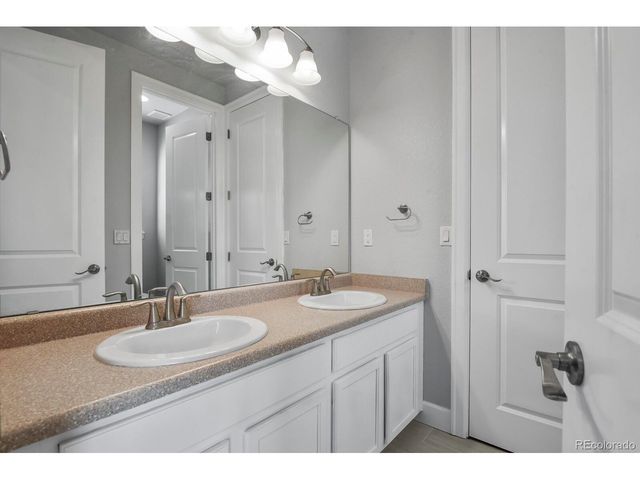 9781 Cantabria Pt, Lone Tree, CO 80124