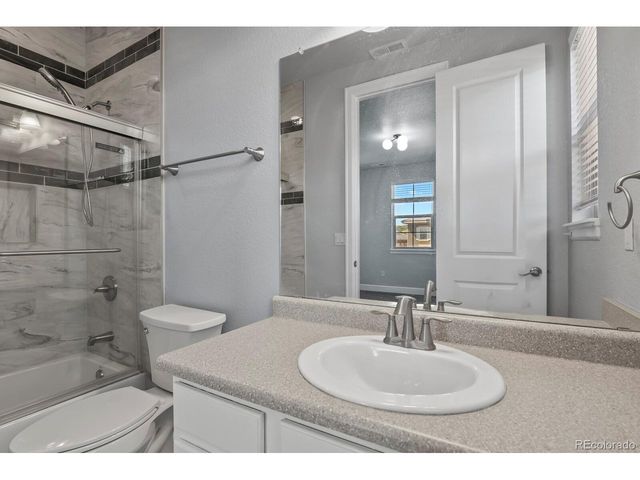 9781 Cantabria Pt, Lone Tree, CO 80124