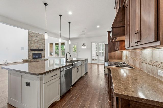10 Coronet Ridge Court, The Woodlands, TX 77375
