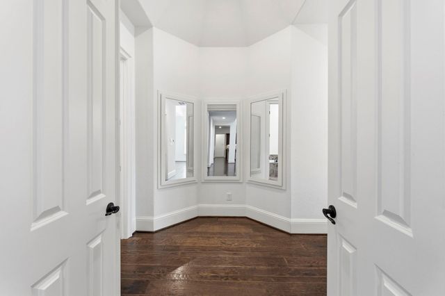 10 Coronet Ridge Court, The Woodlands, TX 77375