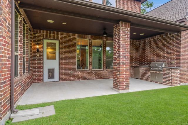 10 Coronet Ridge Court, The Woodlands, TX 77375