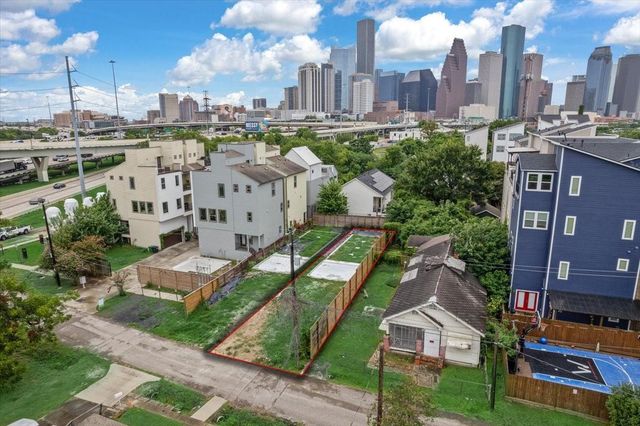 1011 Bingham Street, Houston, TX 77007