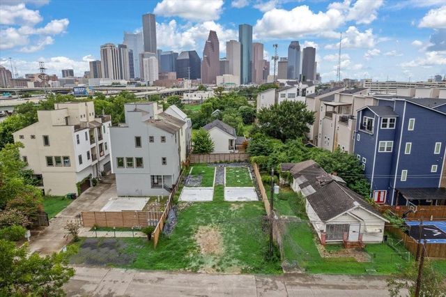 1011 Bingham Street, Houston, TX 77007