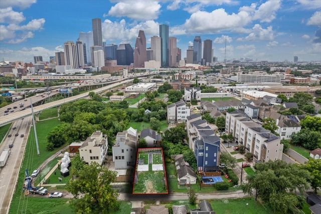 1011 Bingham Street, Houston, TX 77007