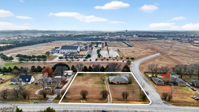 3928 W Houston Street, Sherman, TX 75092