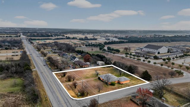 3928 W Houston Street, Sherman, TX 75092