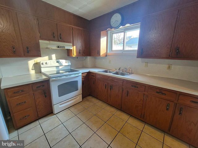 62 S CHURCH ST, Mohnton, PA 19540