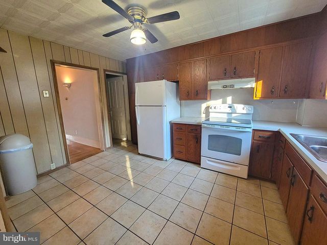 62 S CHURCH ST, Mohnton, PA 19540