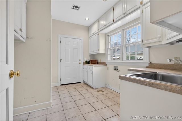 1731 S Johnstone Avenue, Bartlesville, OK 74003