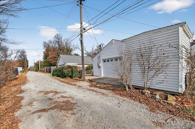 1731 S Johnstone Avenue, Bartlesville, OK 74003