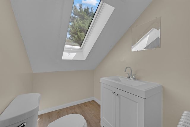 139 Endicott St, Worcester, MA 01610
