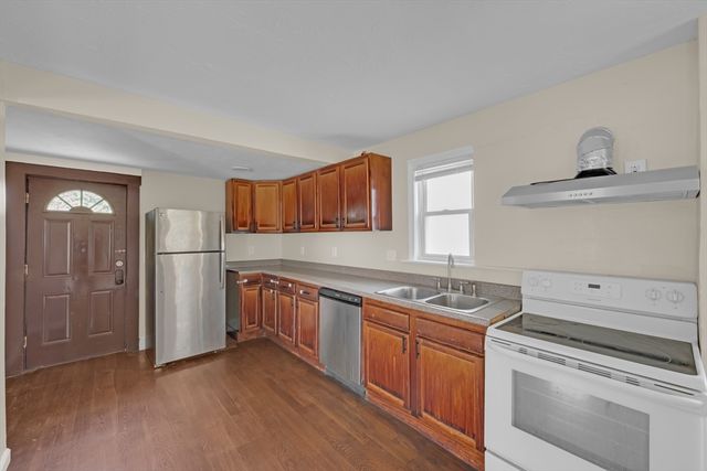 139 Endicott St, Worcester, MA 01610