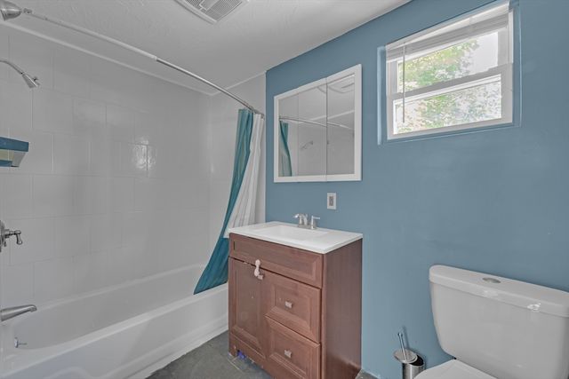 139 Endicott St, Worcester, MA 01610