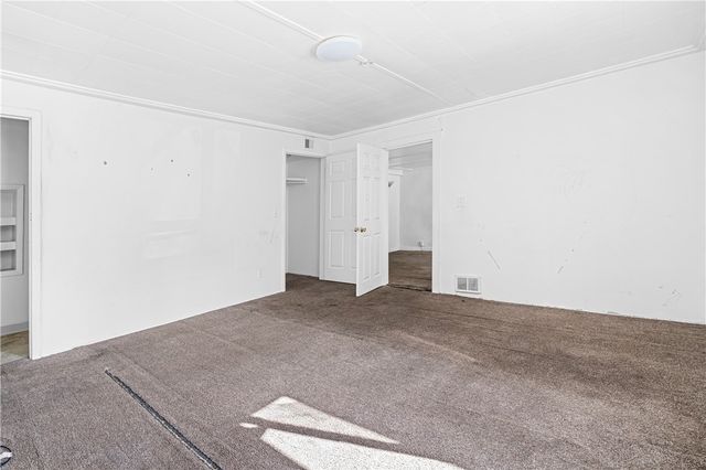 1302 Irwin St, Aliquippa, PA 15001