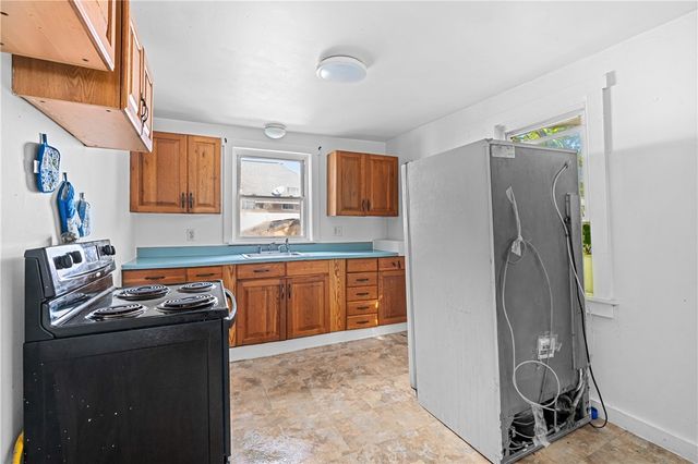 1302 Irwin St, Aliquippa, PA 15001