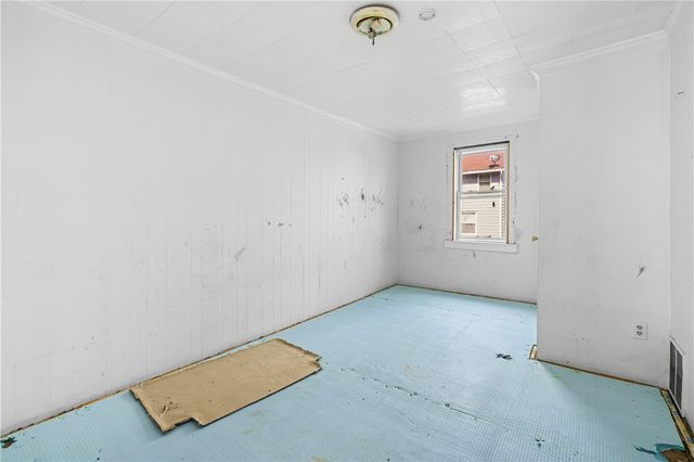 1302 Irwin St, Aliquippa, PA 15001