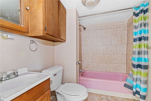 1302 Irwin St, Aliquippa, PA 15001