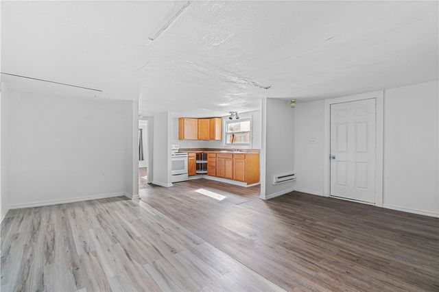 1302 Irwin St, Aliquippa, PA 15001