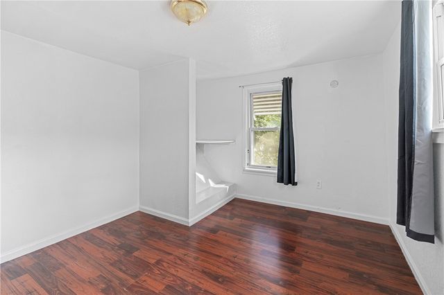 1302 Irwin St, Aliquippa, PA 15001