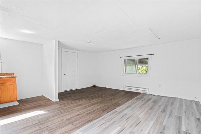 1302 Irwin St, Aliquippa, PA 15001