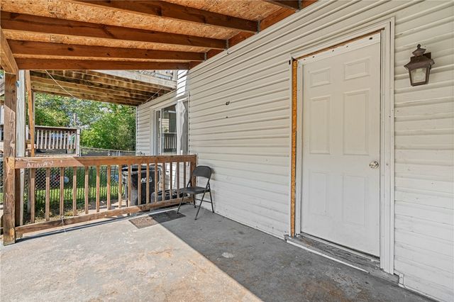 1302 Irwin St, Aliquippa, PA 15001