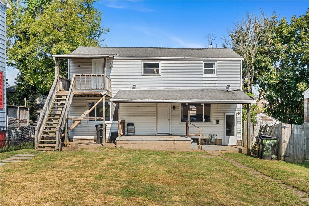 1302 Irwin St, Aliquippa, PA 15001