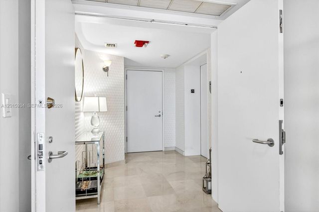 2127 Brickell Ave 2005, Miami, FL 33129