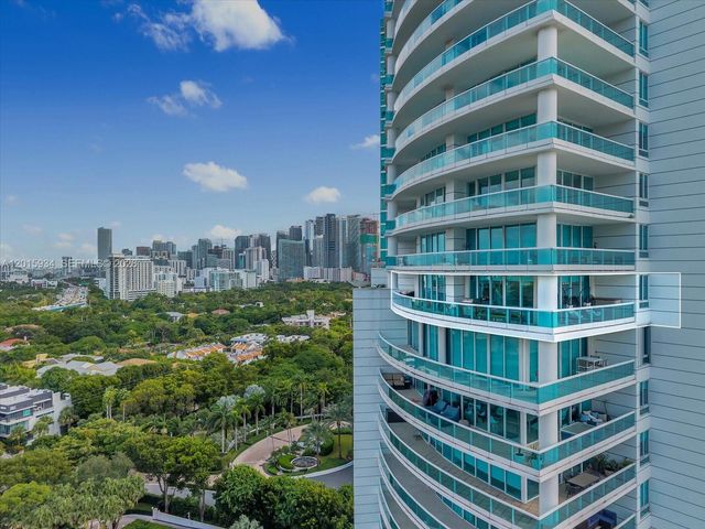 2127 Brickell Ave 2005, Miami, FL 33129