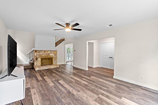 6802 Lost VLY, Austin, TX 78745