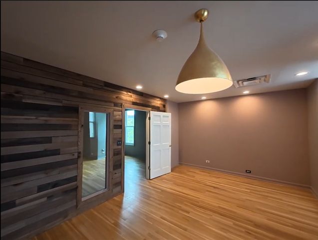 114 N Hale Street A, Wheaton, IL 60187