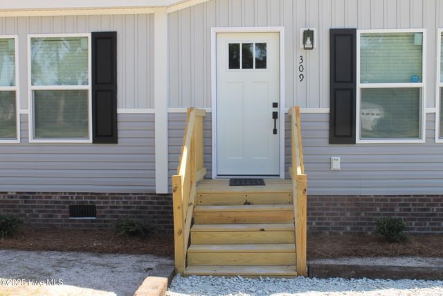 309 Pridgen Acres Drive, Clarkton, NC 28433