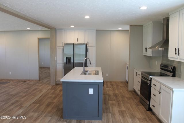 309 Pridgen Acres Drive, Clarkton, NC 28433