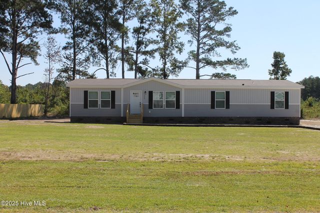 309 Pridgen Acres Drive, Clarkton, NC 28433