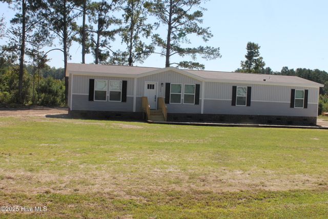 309 Pridgen Acres Drive, Clarkton, NC 28433