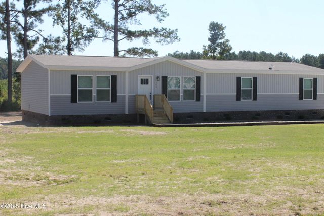 309 Pridgen Acres Drive, Clarkton, NC 28433