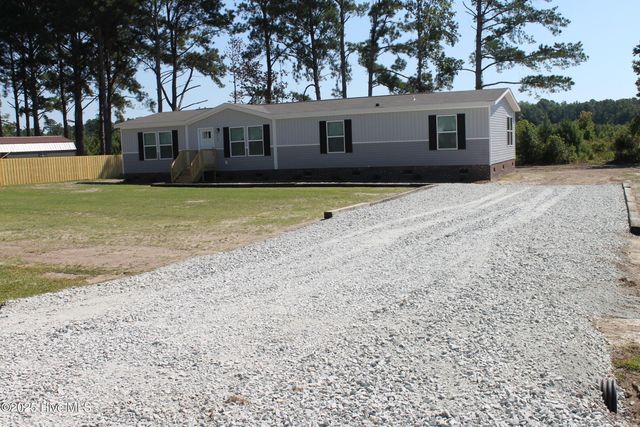 309 Pridgen Acres Drive, Clarkton, NC 28433