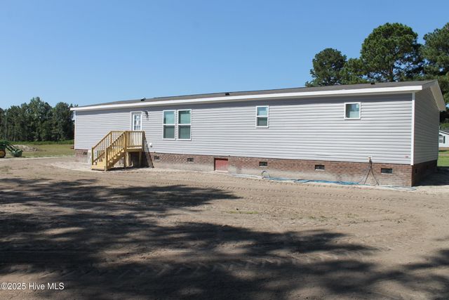 309 Pridgen Acres Drive, Clarkton, NC 28433