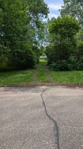 218 Birch Road, Wyoming, MN 55092