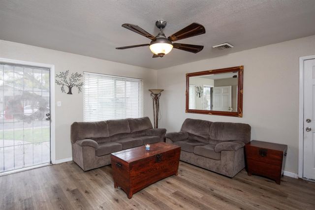 505 Thames Ct, Modesto, CA 95354